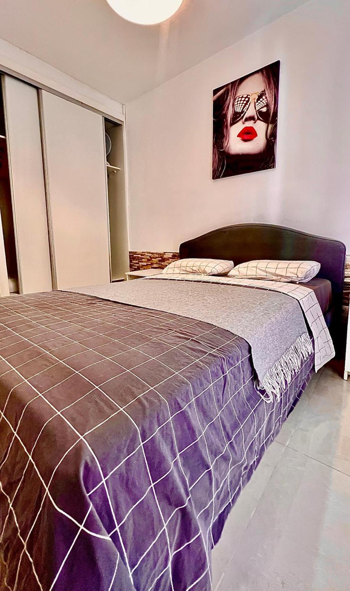 Cozy Two Bed Apartment. Адехе Екстериор снимка